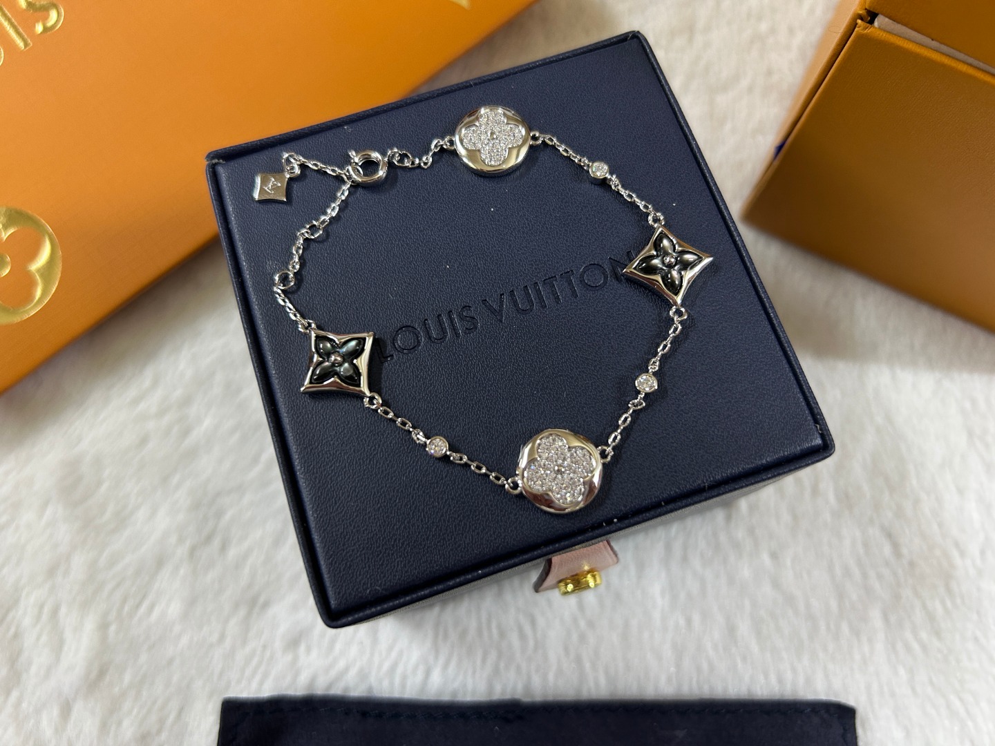 Louis Vuitton Grey Mother of Pearl Color Blossom Bracelet - Best Replica Jewelry™
