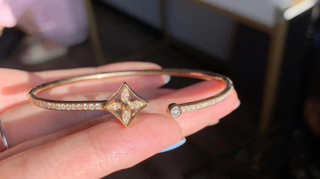 Louis Vuitton Dainty Diamond Open Cuff Bangle Bracelet - Best Replica Jewelry™