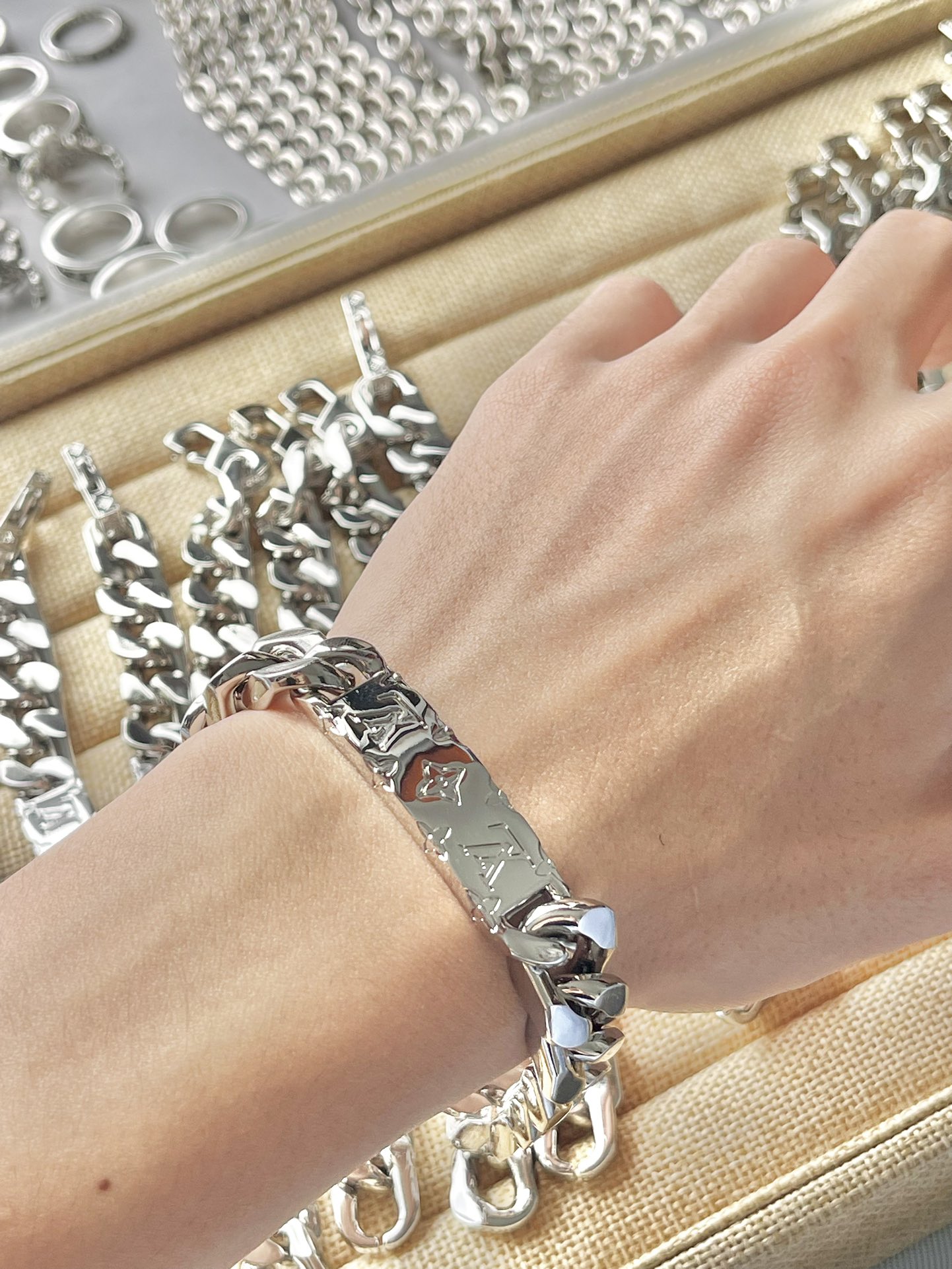 Louis Vuitton Men's Silver Color Chunky Cuban Bracelet - Best Replica Jewelry™