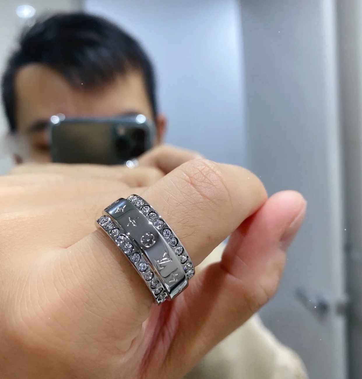 Louis Vuitton Diamond Wrap Wide Monogram Ring - Best Replica Jewelry™