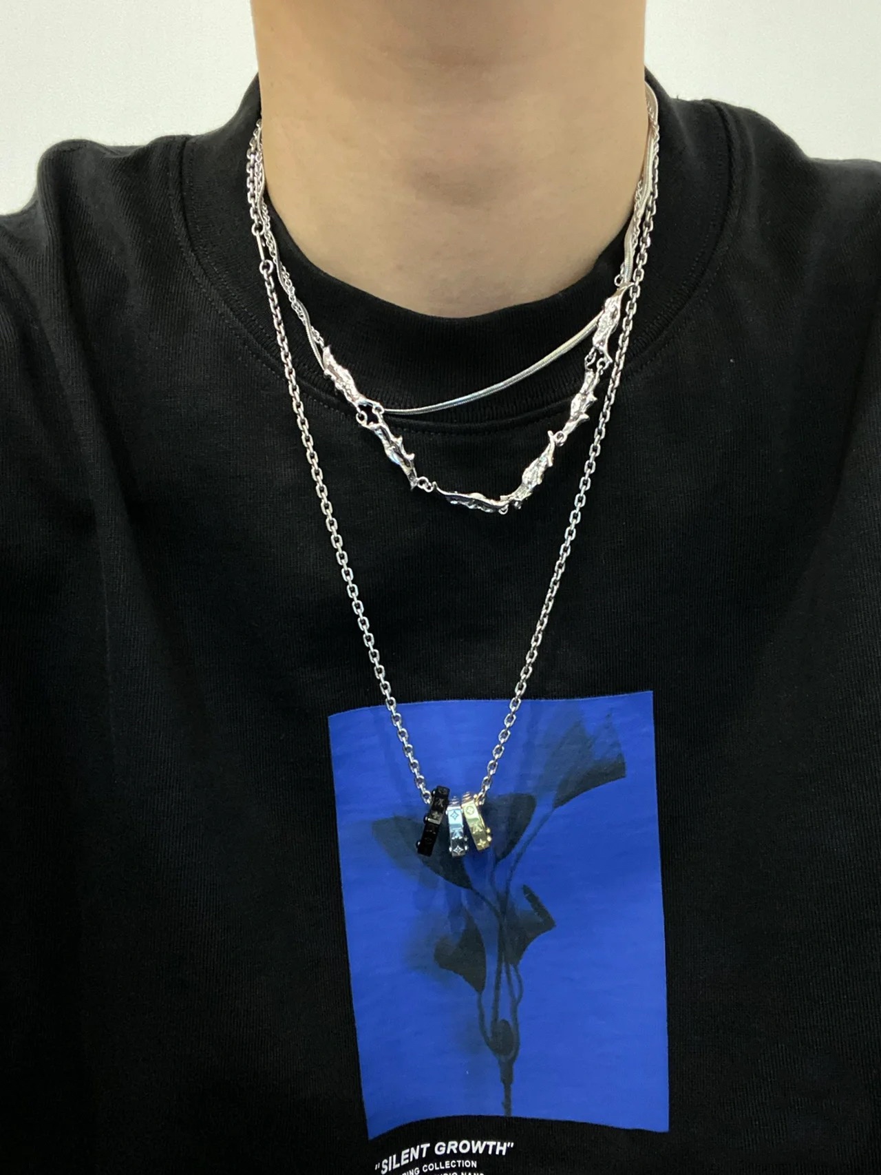 Louis Vuitton 3 Circles Pendant Necklace - Best Replica Jewelry™