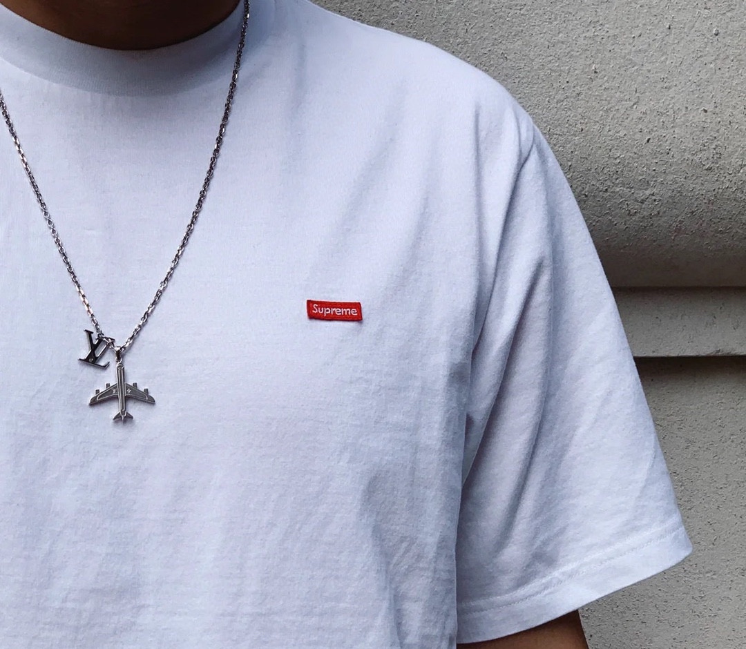 Louis Vuitton Silver LV Plane Mens Necklace - Best Replica Jewelry™