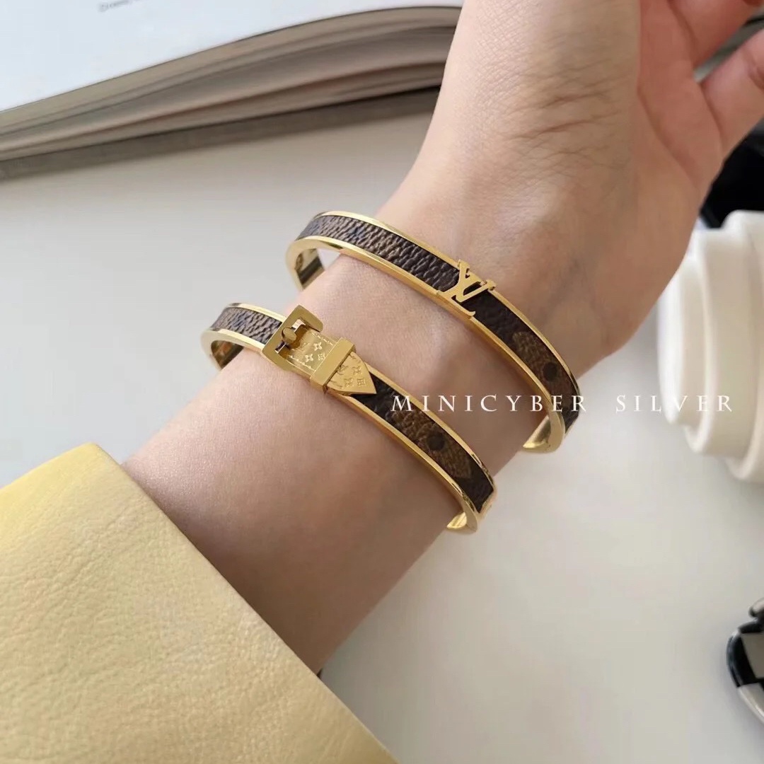 Louis Vuitton Vintage Leather Bangle Bracelet - Best Replica Jewelry™