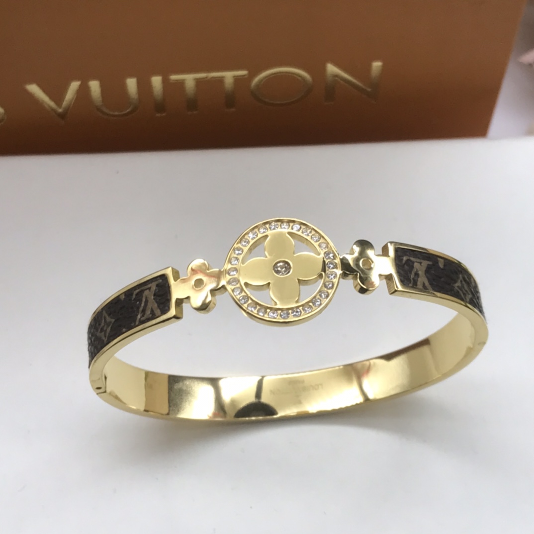 Louis Vuitton Diamond Hollow Sun Blossom Leather Bangle Bracelet - Best Replica Jewelry™