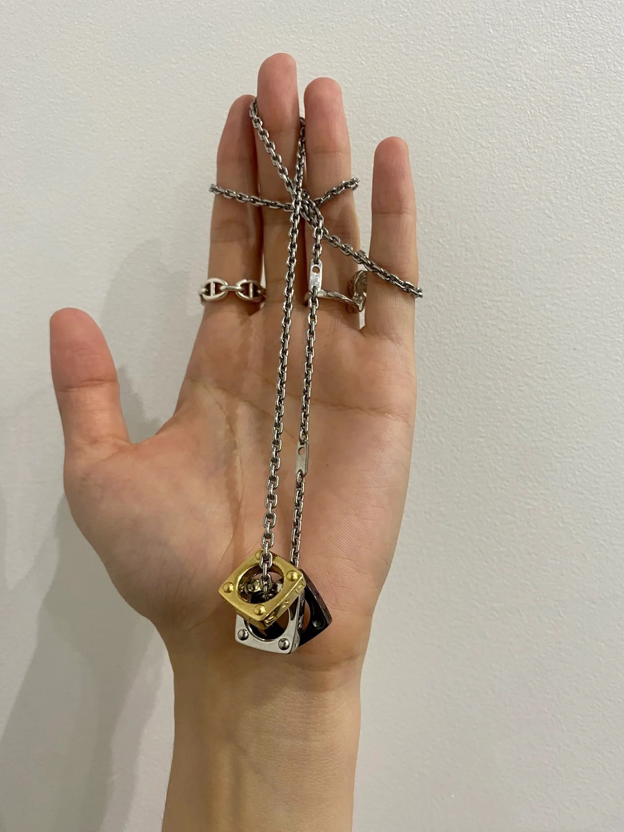 Louis Vuitton 3 Circles Pendant Necklace - Best Replica Jewelry™