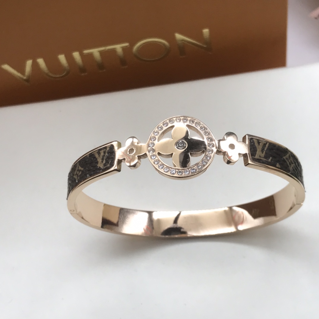 Louis Vuitton Diamond Hollow Sun Blossom Leather Bangle Bracelet - Best Replica Jewelry™