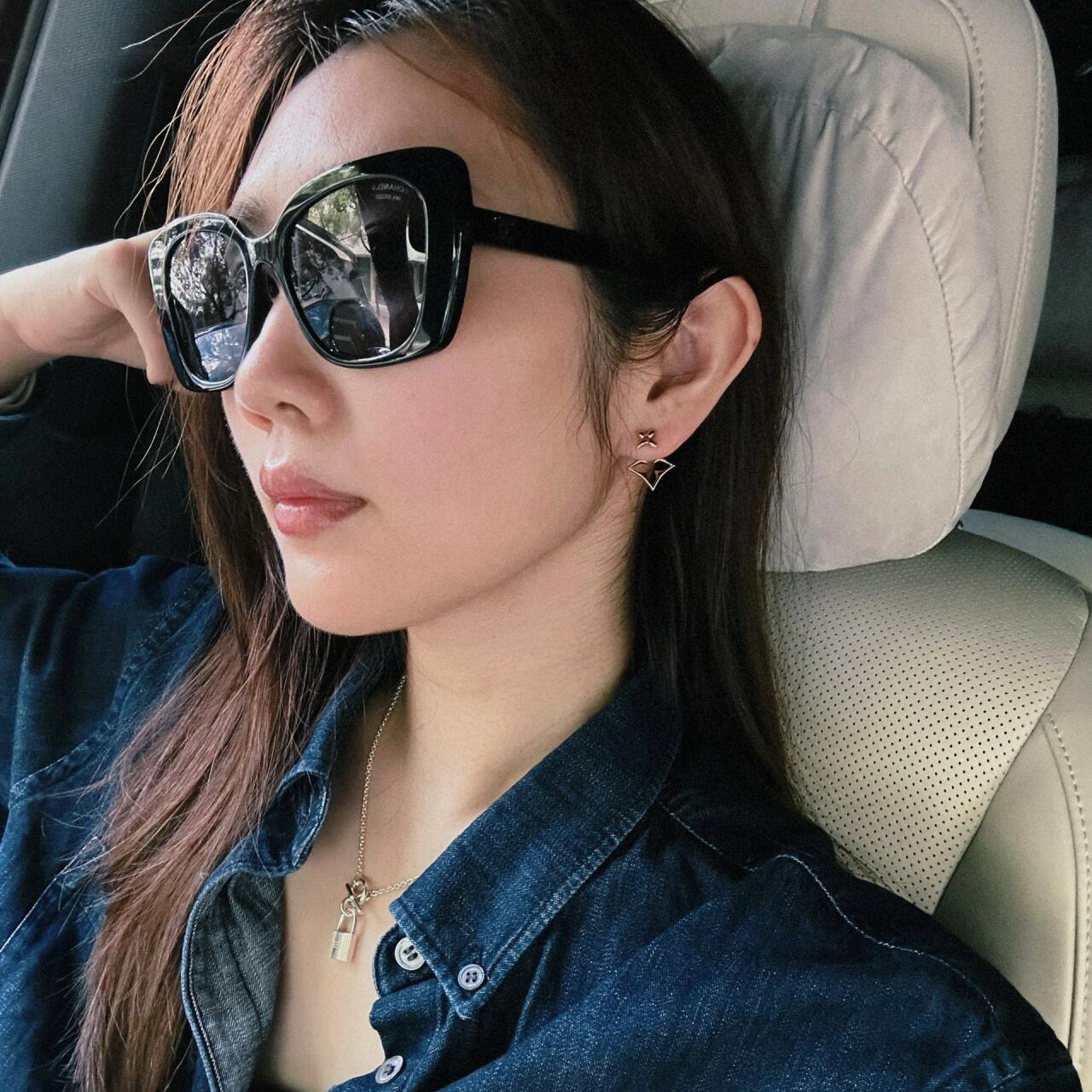 Louis Vuitton Asymmetric Hollow Stud Earrings - Best Replica Jewelry™