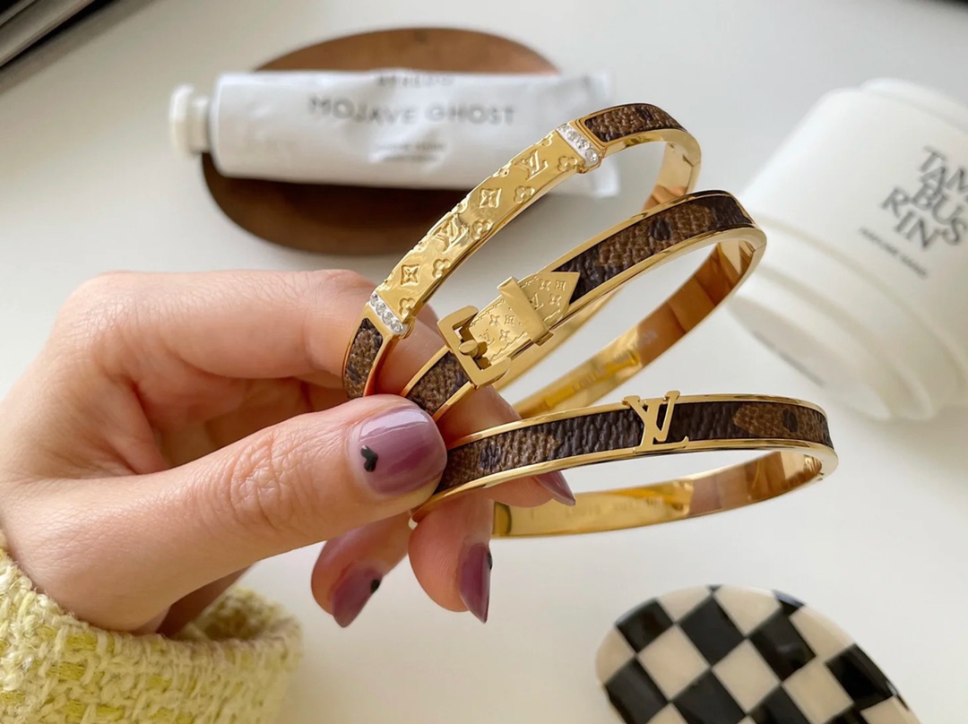 Louis Vuitton Vintage Leather Bangle Bracelet - Best Replica Jewelry™