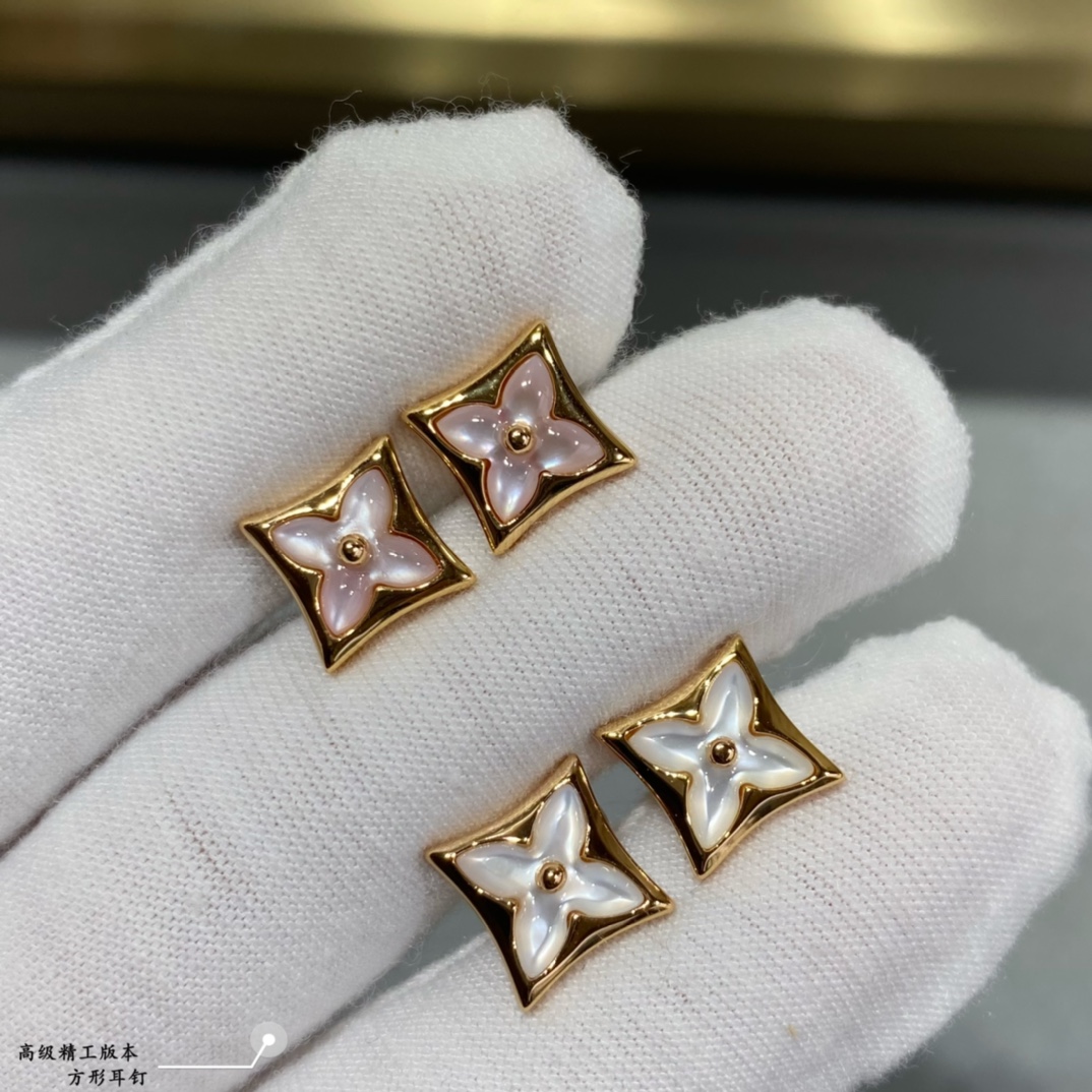 Louis Vuitton Star Stud Earrings - Best Replica Jewelry™