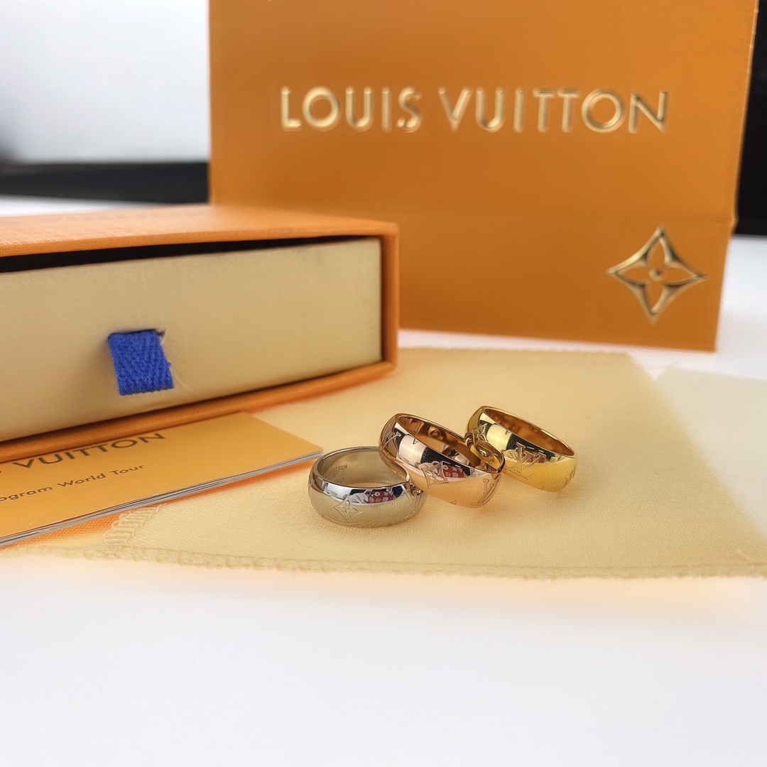 Louis Vuitton Monogram Men's Board Ring - Best Replica Jewelry™