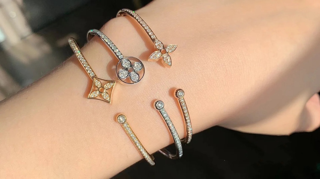 Louis Vuitton Dainty Diamond Open Cuff Bangle Bracelet - Best Replica Jewelry™