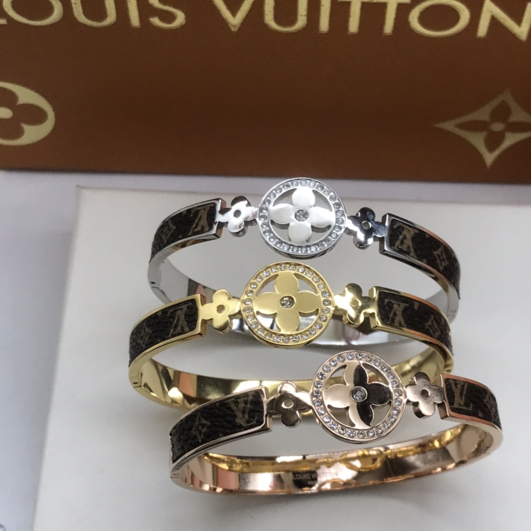 Louis Vuitton Diamond Hollow Sun Blossom Leather Bangle Bracelet - Best Replica Jewelry™