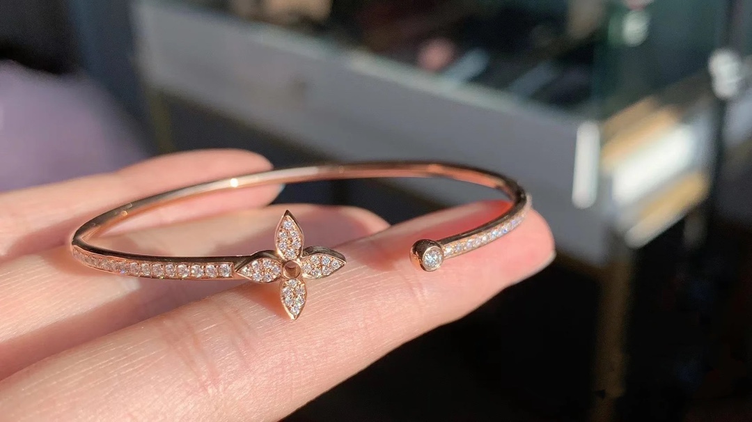Louis Vuitton Dainty Diamond Open Cuff Bangle Bracelet - Best Replica Jewelry™