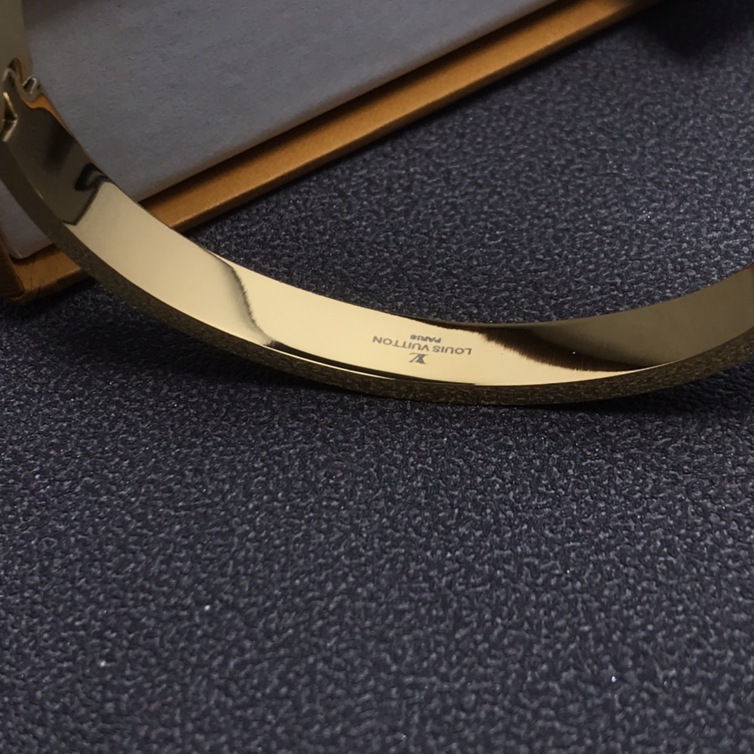 Louis Vuitton Leather Golden Bangle Bracelet - Best Replica Jewelry™