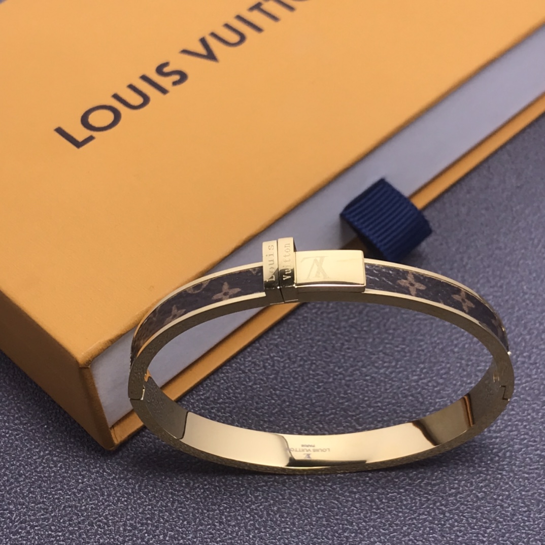 Louis Vuitton Leather Golden Bangle Bracelet - Best Replica Jewelry™