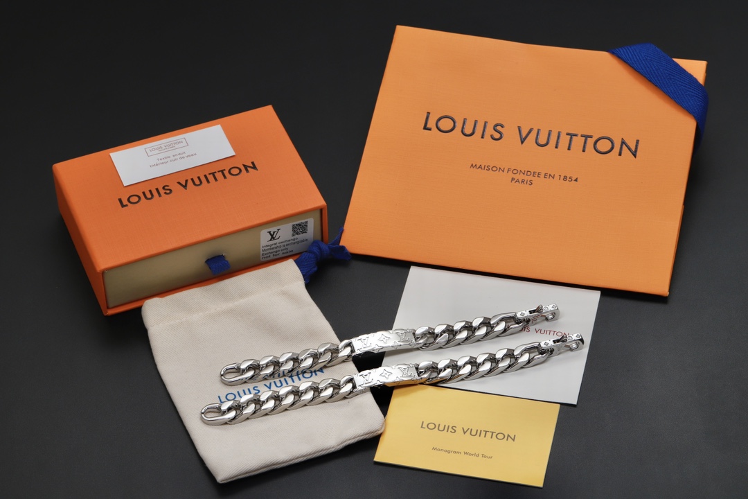 Louis Vuitton Men's Silver Color Chunky Cuban Bracelet - Best Replica Jewelry™