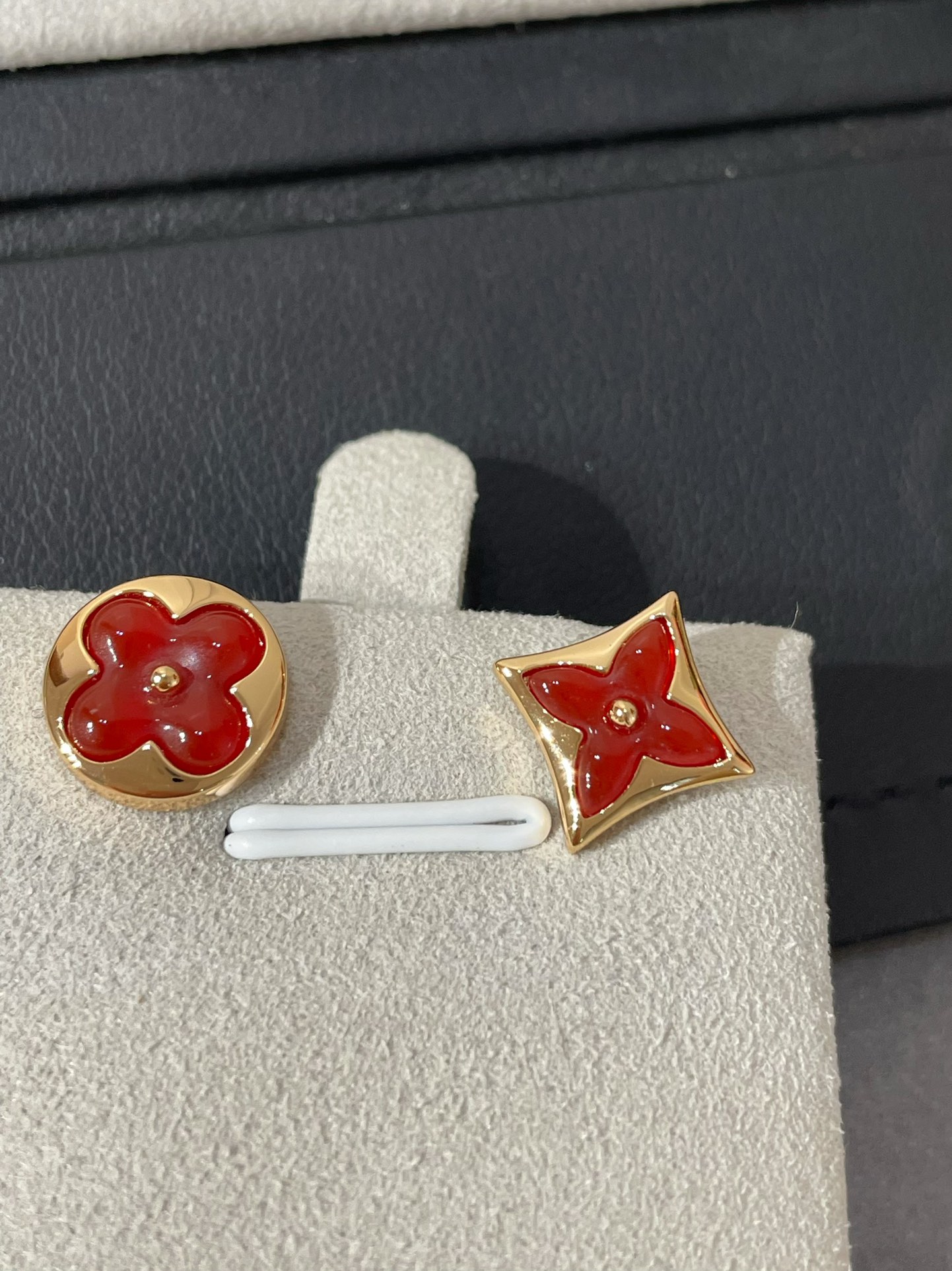 Louis Vuitton Red Sun Star Stud Earrings Bracelet Necklace - Best Replica Jewelry™