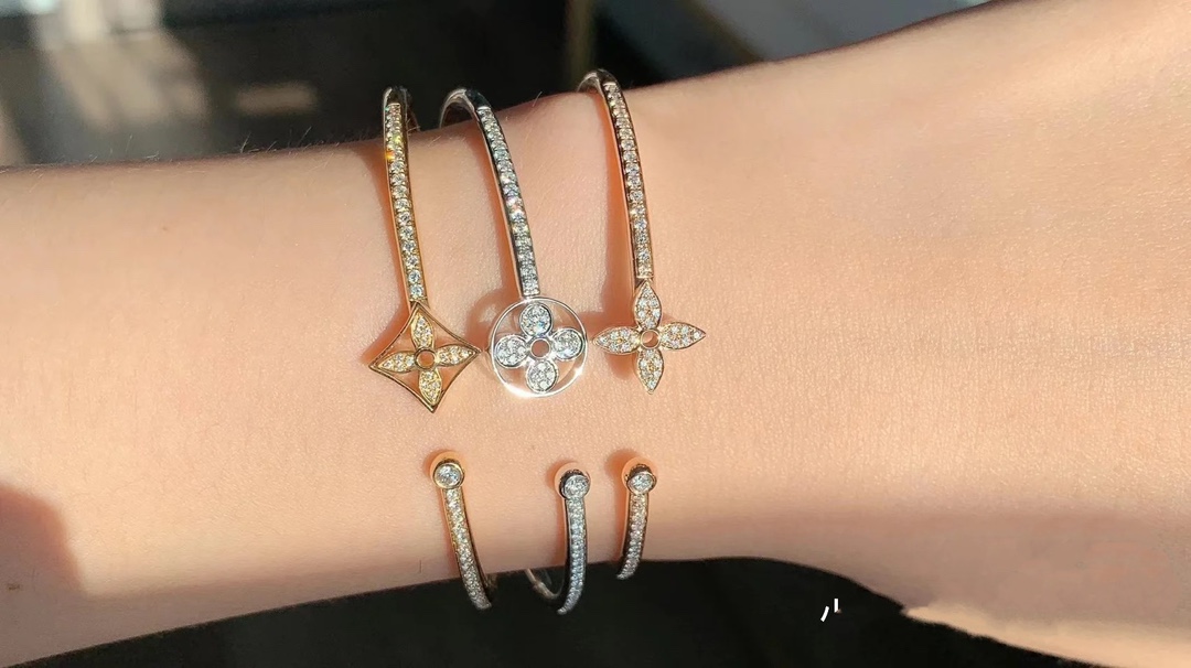 Louis Vuitton Dainty Diamond Open Cuff Bangle Bracelet - Best Replica Jewelry™