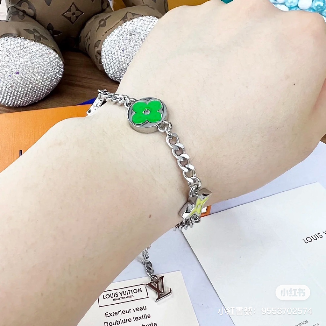Louis Vuitton 4 Motifs Green Yellow Star Sun Blossom Chain Bracelet - Best Replica Jewelry™