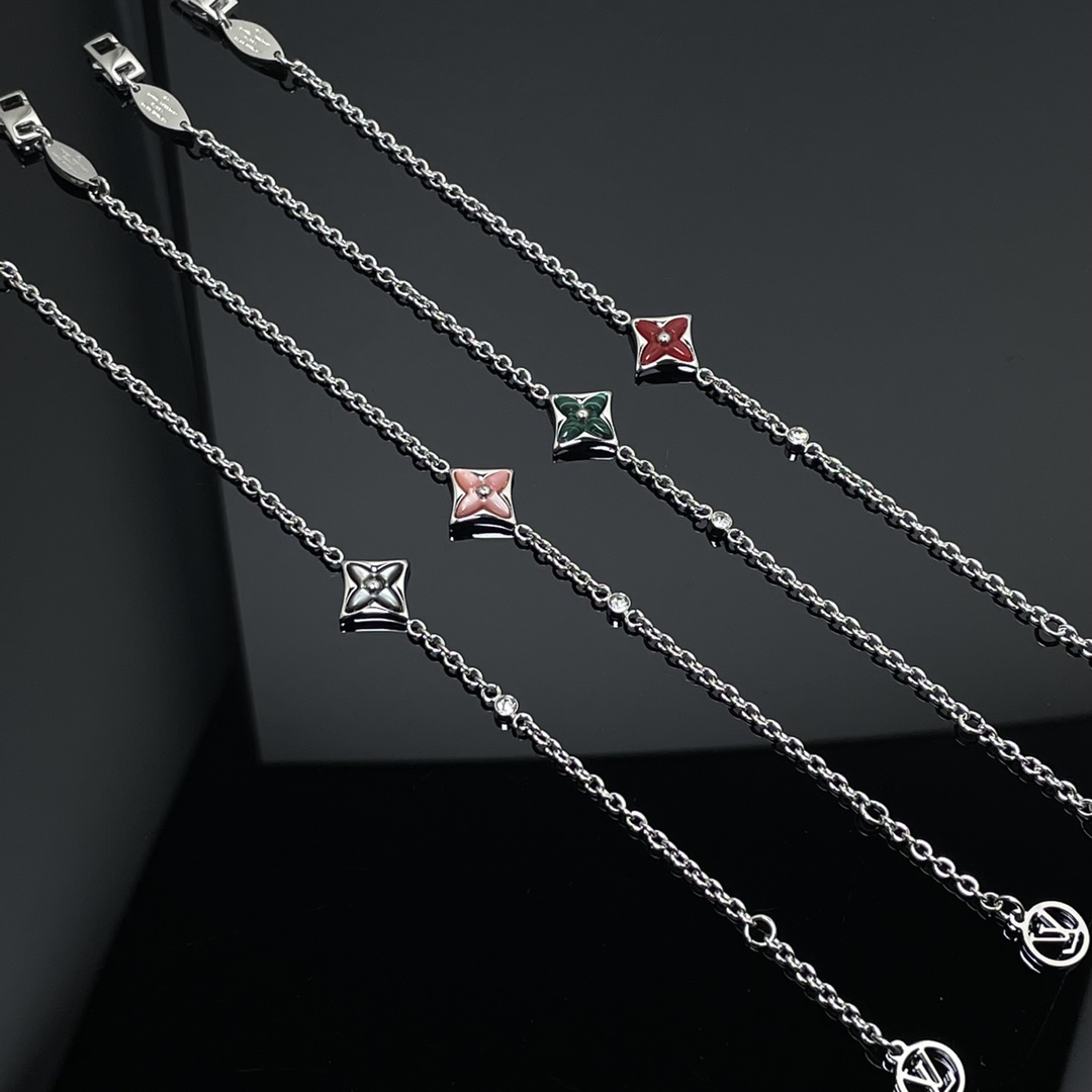 Louis Vuitton 1 Motif Star Charm Bracelet - Best Replica Jewelry™