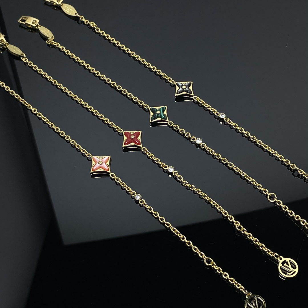 Louis Vuitton 1 Motif Star Charm Bracelet - Best Replica Jewelry™
