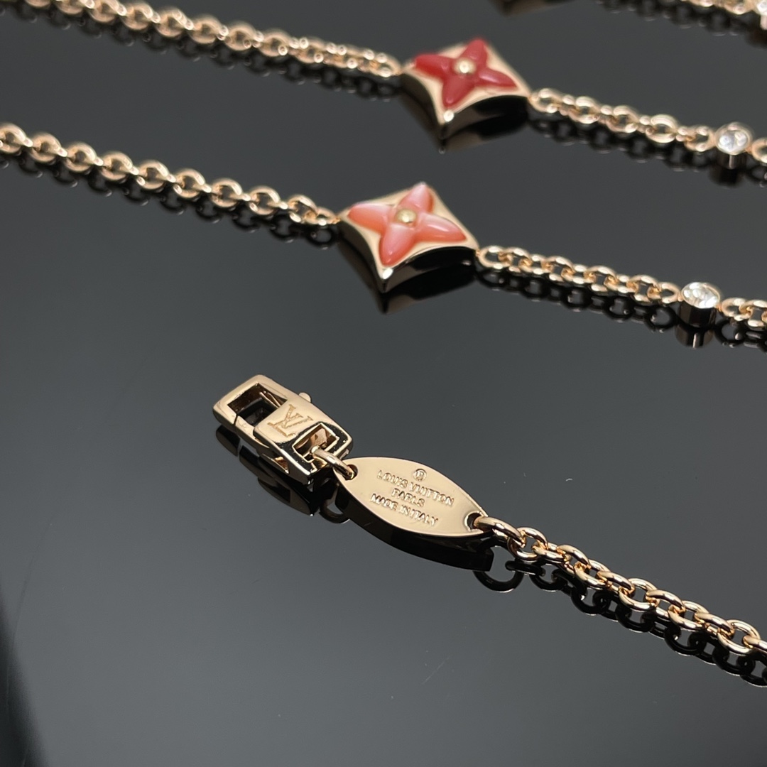 Louis Vuitton 1 Motif Star Charm Bracelet - Best Replica Jewelry™