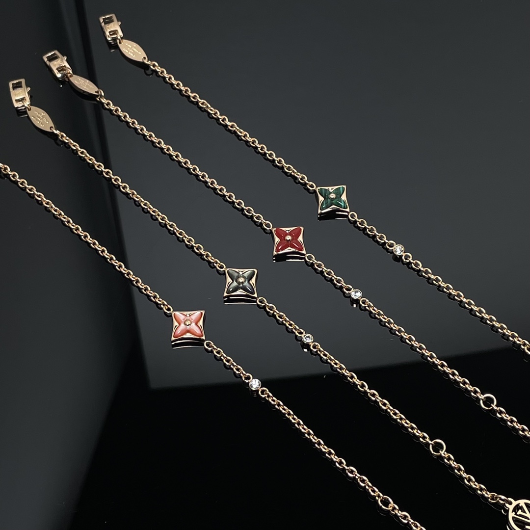 Louis Vuitton 1 Motif Star Charm Bracelet - Best Replica Jewelry™