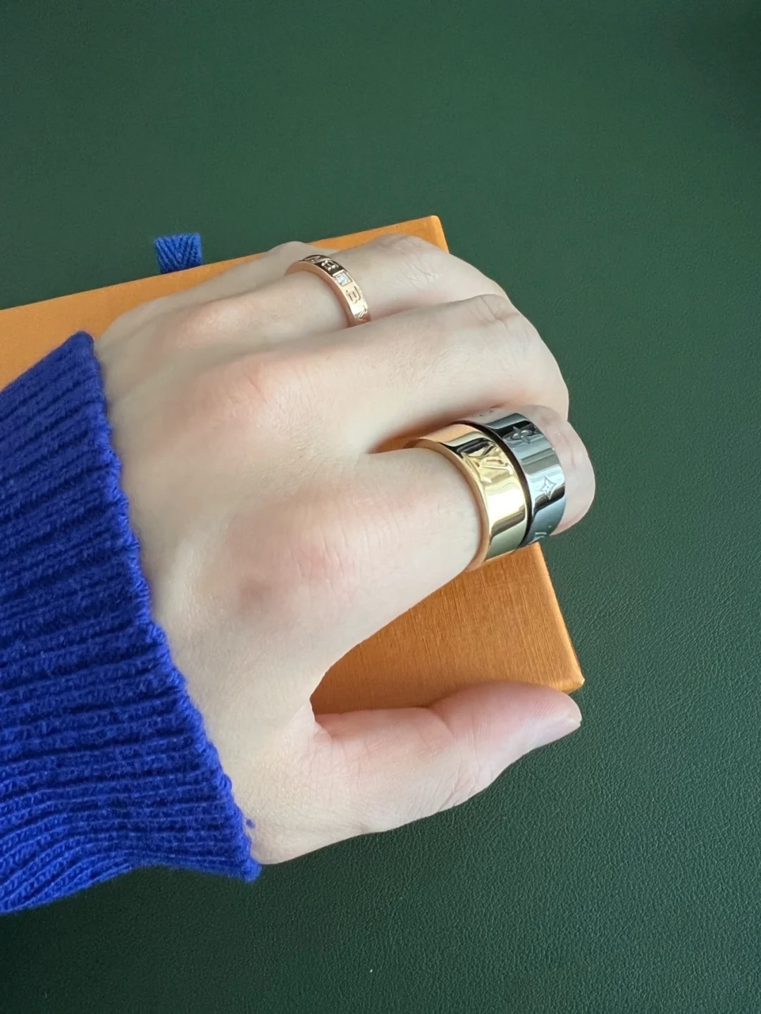 Louis Vuitton Unisex Wide Band Couple Ring - Best Replica Jewelry™