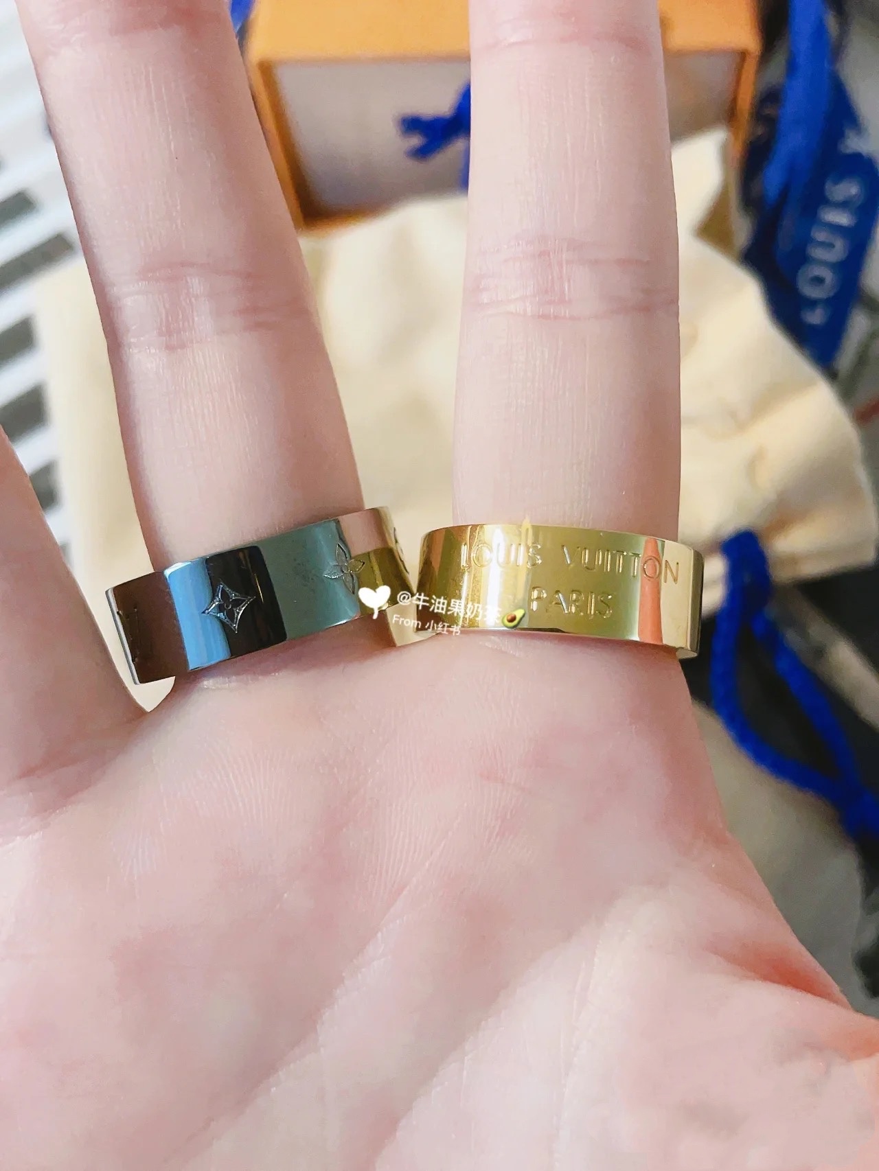 Louis Vuitton Unisex Wide Band Couple Ring - Best Replica Jewelry™