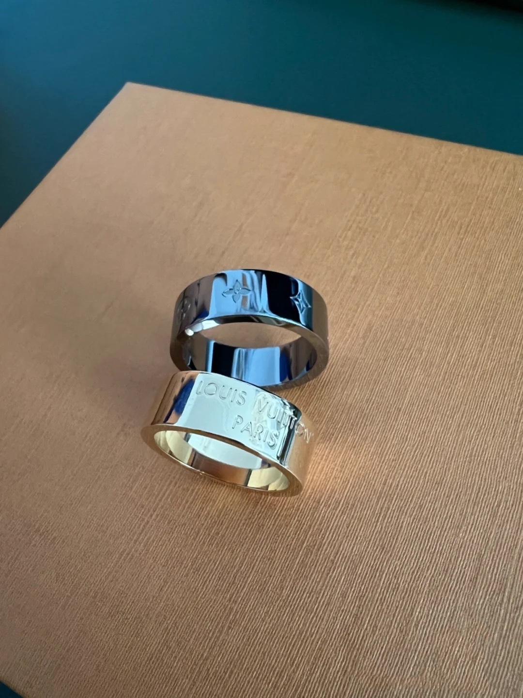 Louis Vuitton Unisex Wide Band Couple Ring - Best Replica Jewelry™