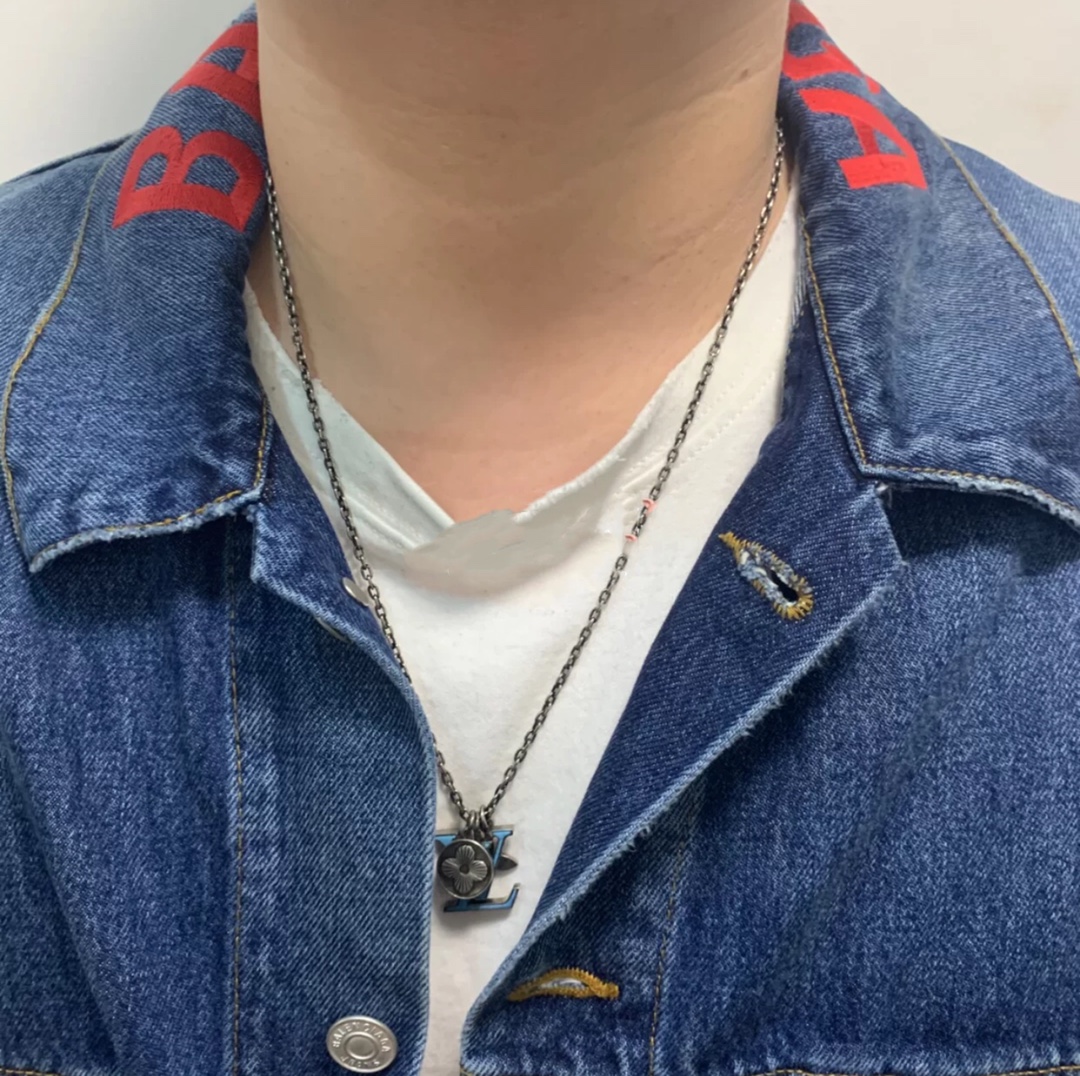 Louis Vuitton Blue LV Pendant Necklace - Best Replica Jewelry™