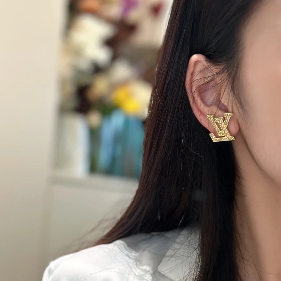 Louis Vuitton Pearl Paved LV Letter Stud Earrings - Best Replica Jewelry™