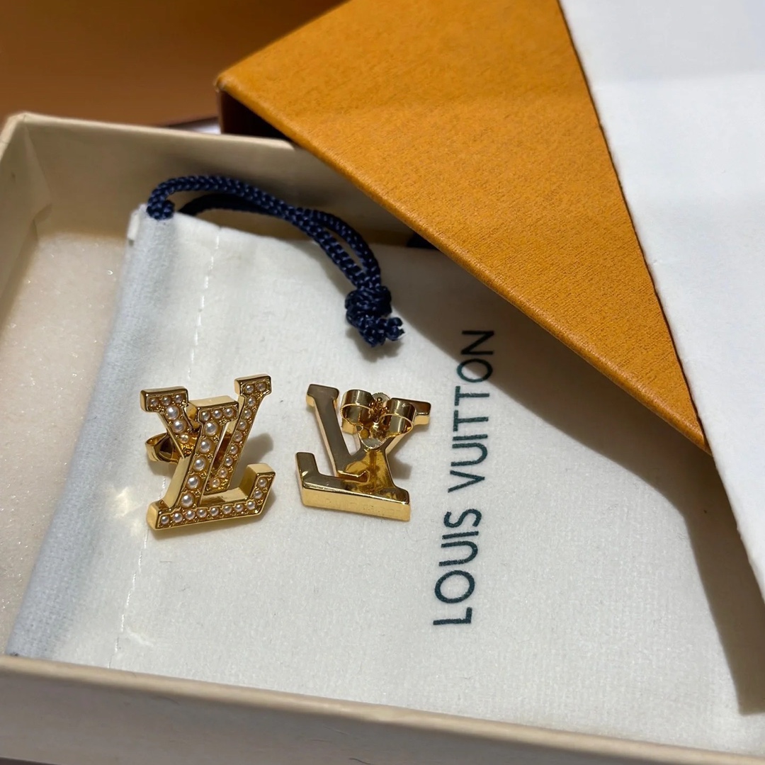 Louis Vuitton Pearl Paved LV Letter Stud Earrings - Best Replica Jewelry™
