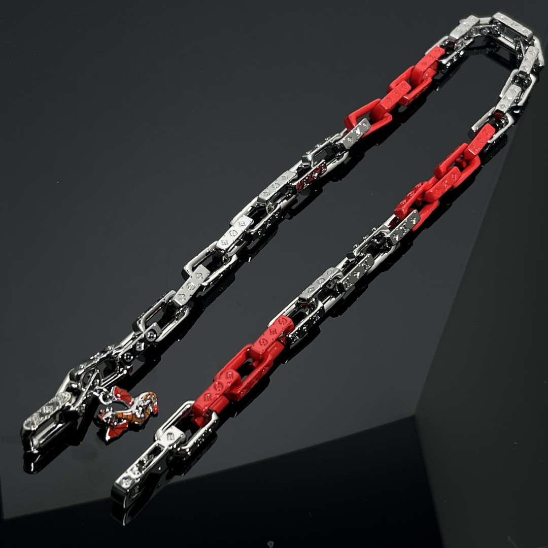 Louis Vuitton Dinosaur Charm Monogram Necklace - Best Replica Jewelry™