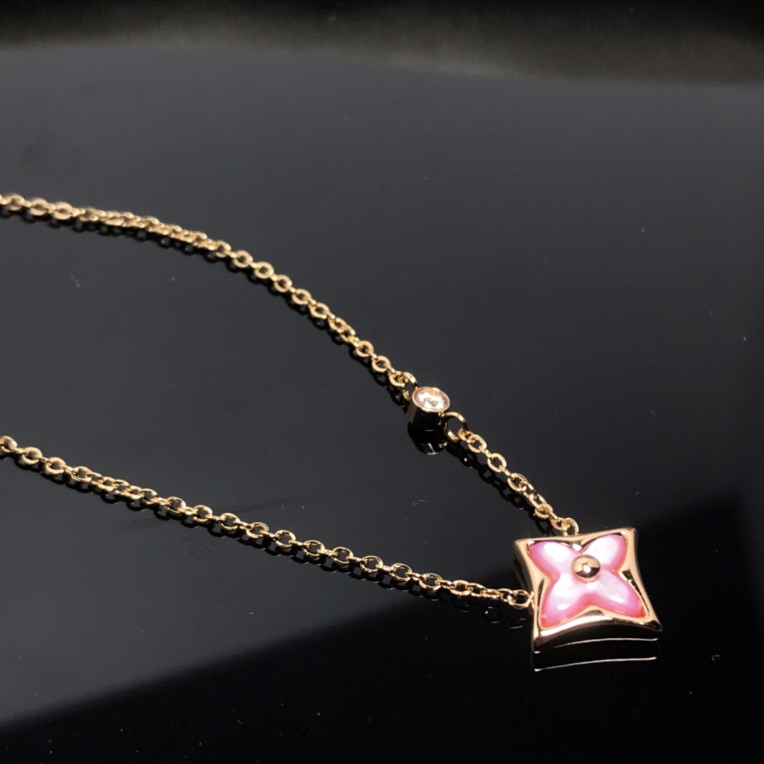Louis Vuitton Pink Mother of Pearl Star Pendant Necklace in Rose Gold - Best Replica Jewelry™