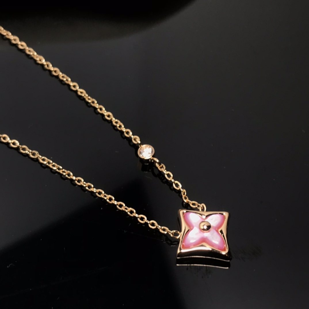 Louis Vuitton Pink Mother of Pearl Star Pendant Necklace in Rose Gold - Best Replica Jewelry™