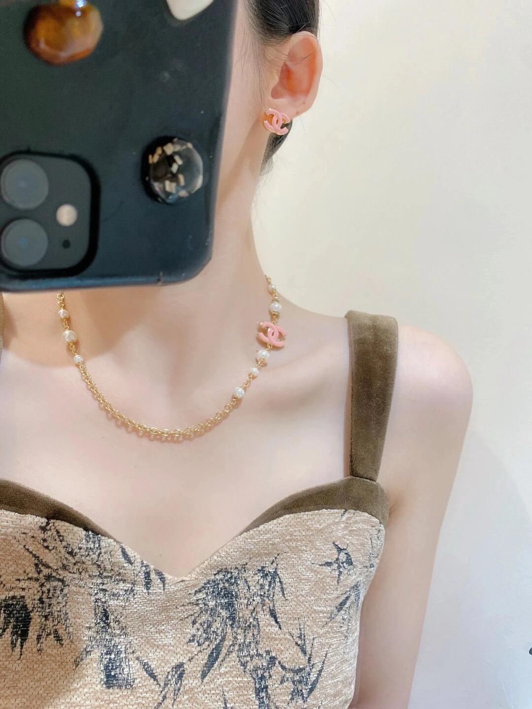 Chanel Pink Enamel CC Earrings - Best Replica Jewelry™