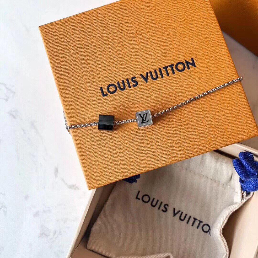 Louis Vuitton Dice Pendant Necklace - Best Replica Jewelry™
