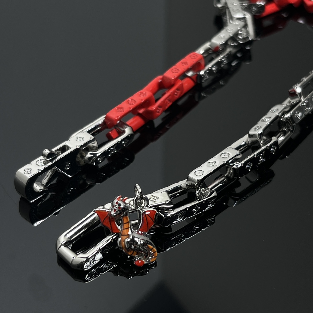 Louis Vuitton Dinosaur Charm Monogram Necklace - Best Replica Jewelry™