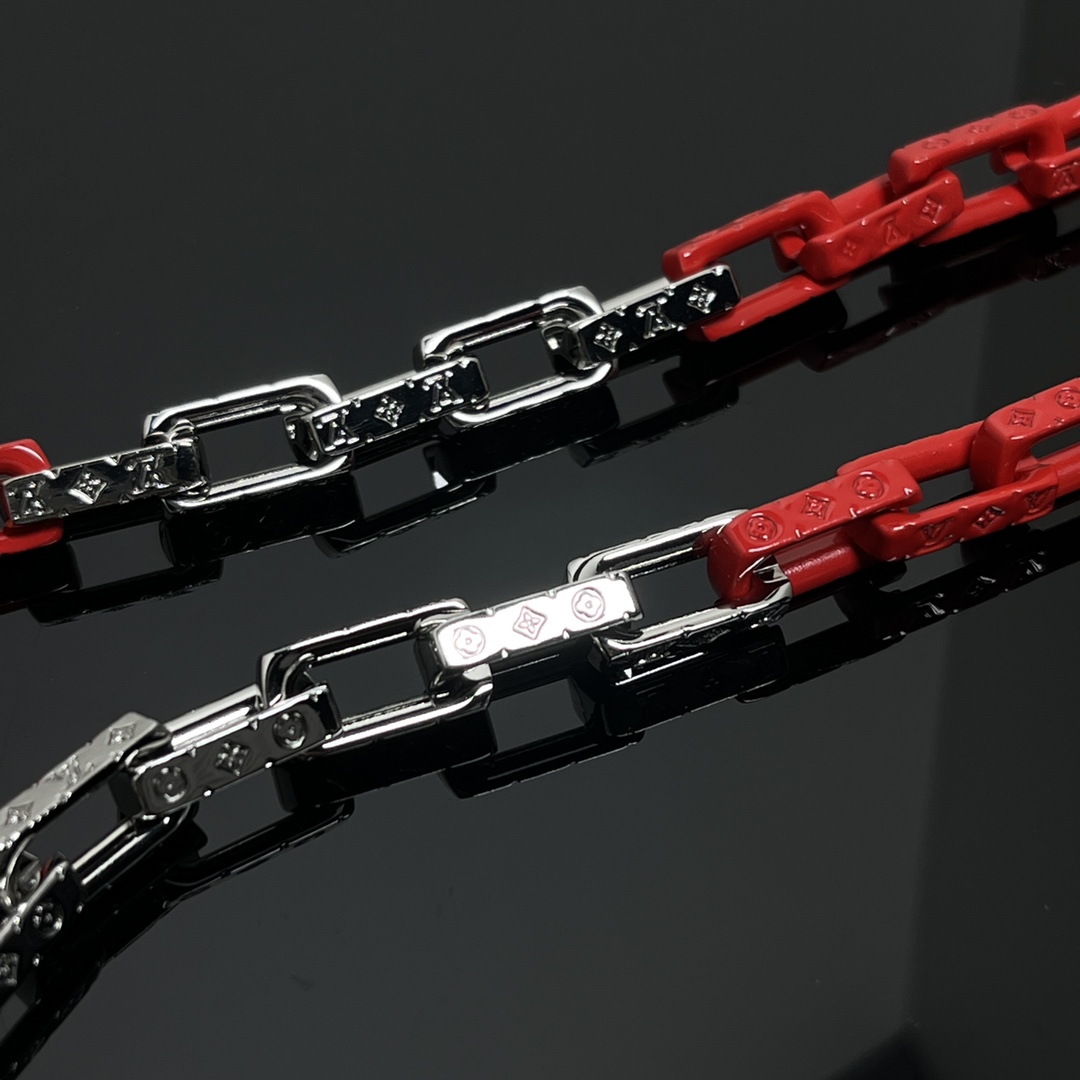 Louis Vuitton Dinosaur Charm Monogram Necklace - Best Replica Jewelry™