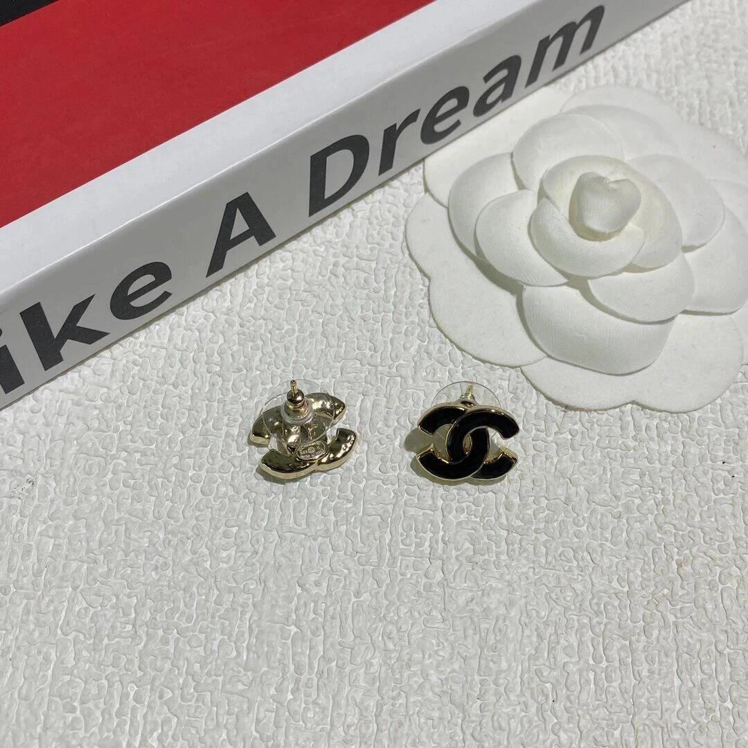 Chanel Pink Enamel CC Earrings - Best Replica Jewelry™