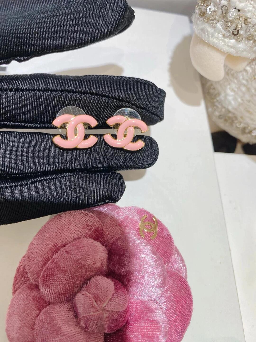 Chanel Pink Enamel CC Earrings - Best Replica Jewelry™