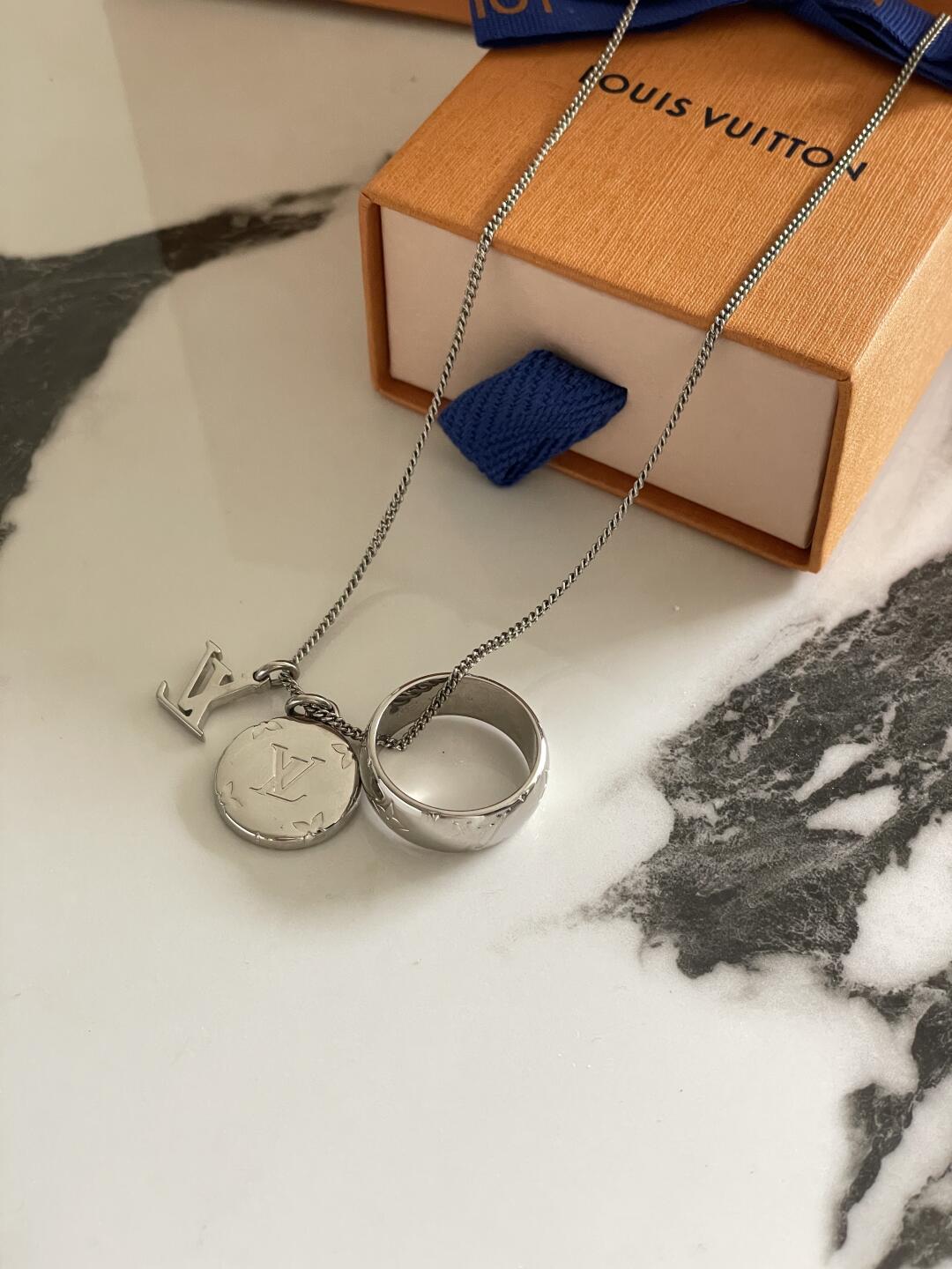 Louis Vuitton Three Pendents Monogram Necklace - Best Replica Jewelry™