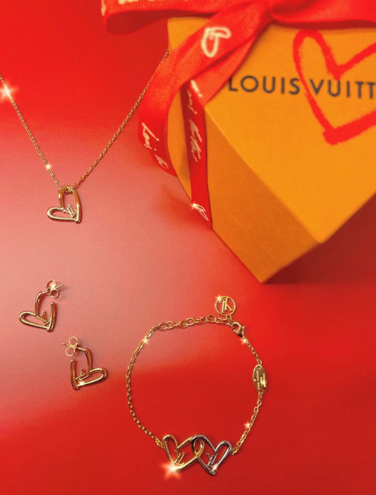 Louis Vuitton Hollow Heart Pendant Necklace - Best Replica Jewelry™