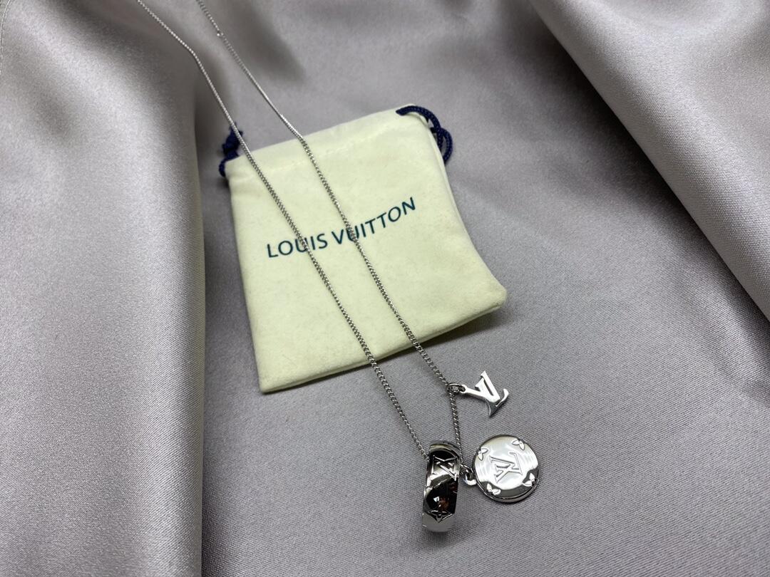 Louis Vuitton Three Pendents Monogram Necklace - Best Replica Jewelry™