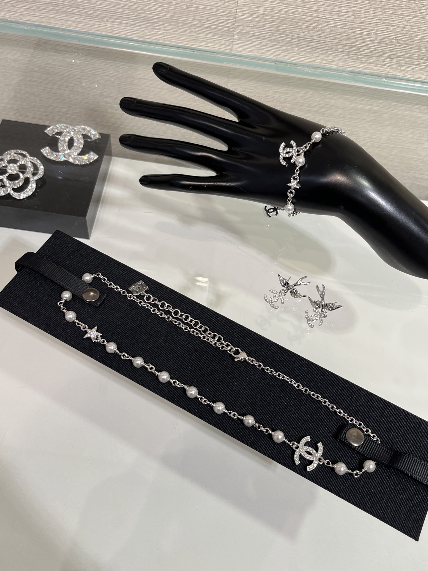 Chanel Pearl Floating CC Charm Silver Necklace - Best Replica Jewelry™