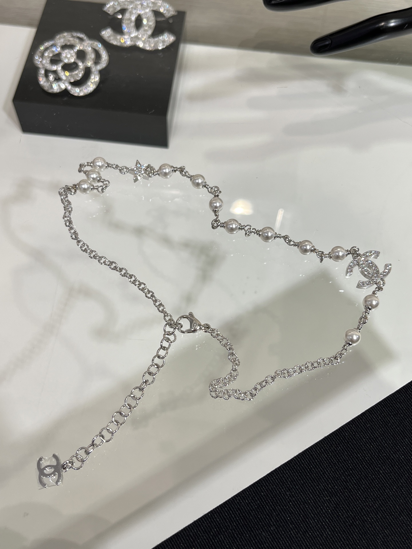 Chanel Pearl Floating CC Charm Silver Necklace - Best Replica Jewelry™