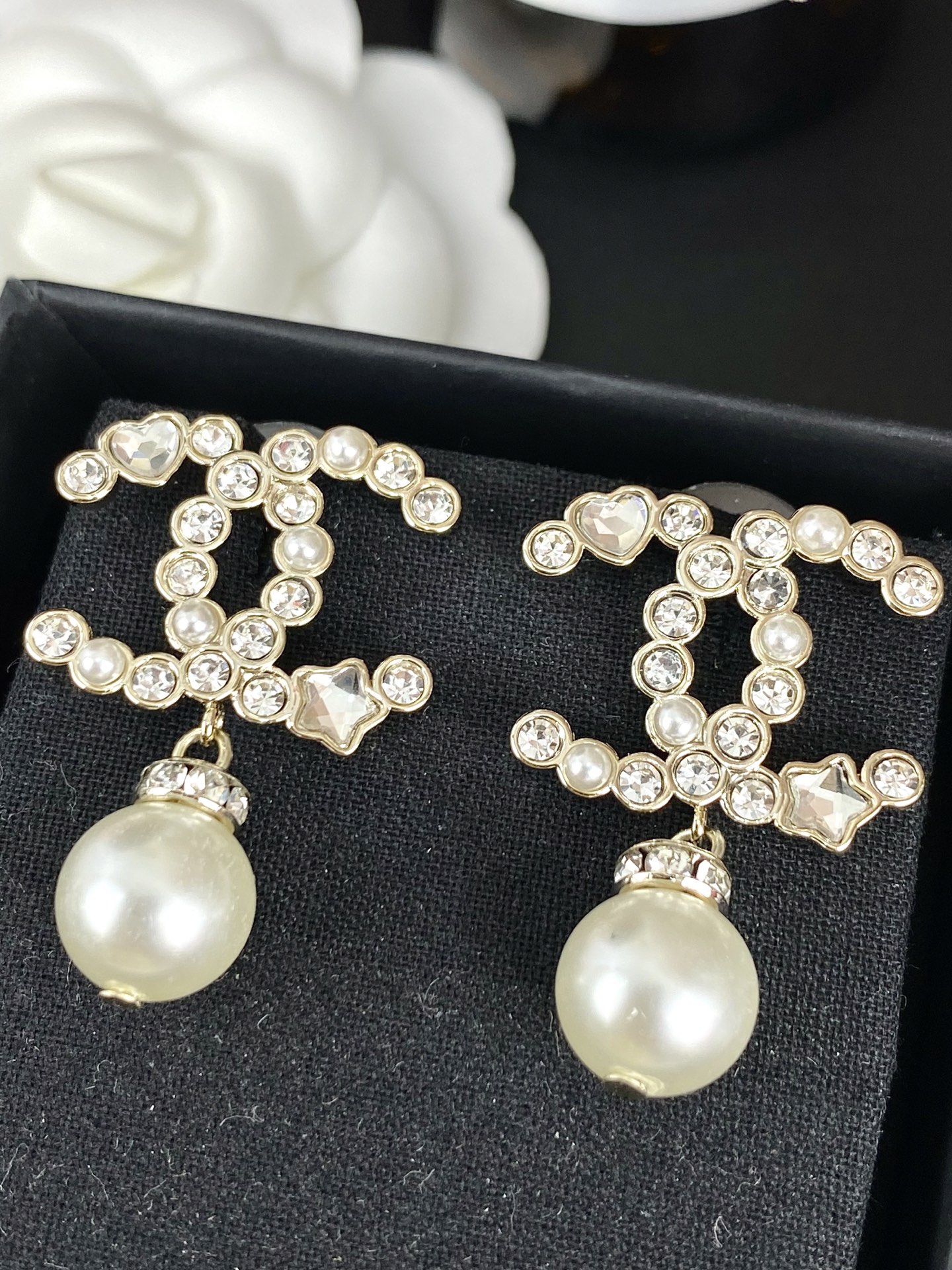 Chanel Pink Crystal Pearl Dangle Rhinestone CC Earrings - Best Replica Jewelry™