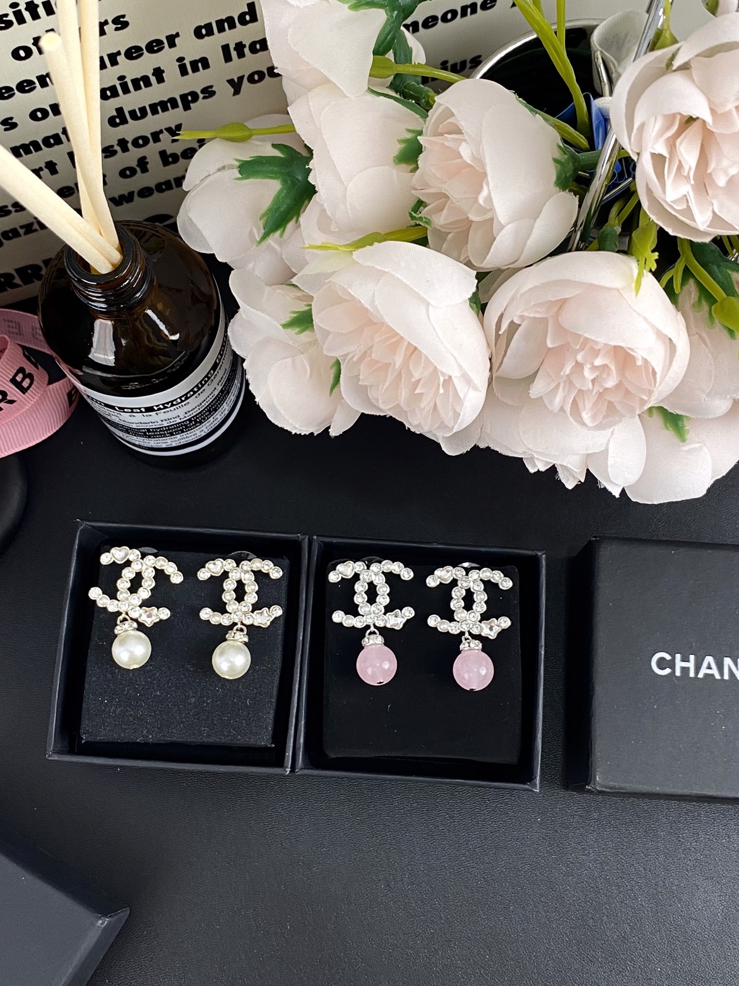 Chanel Pink Crystal Pearl Dangle Rhinestone CC Earrings - Best Replica Jewelry™