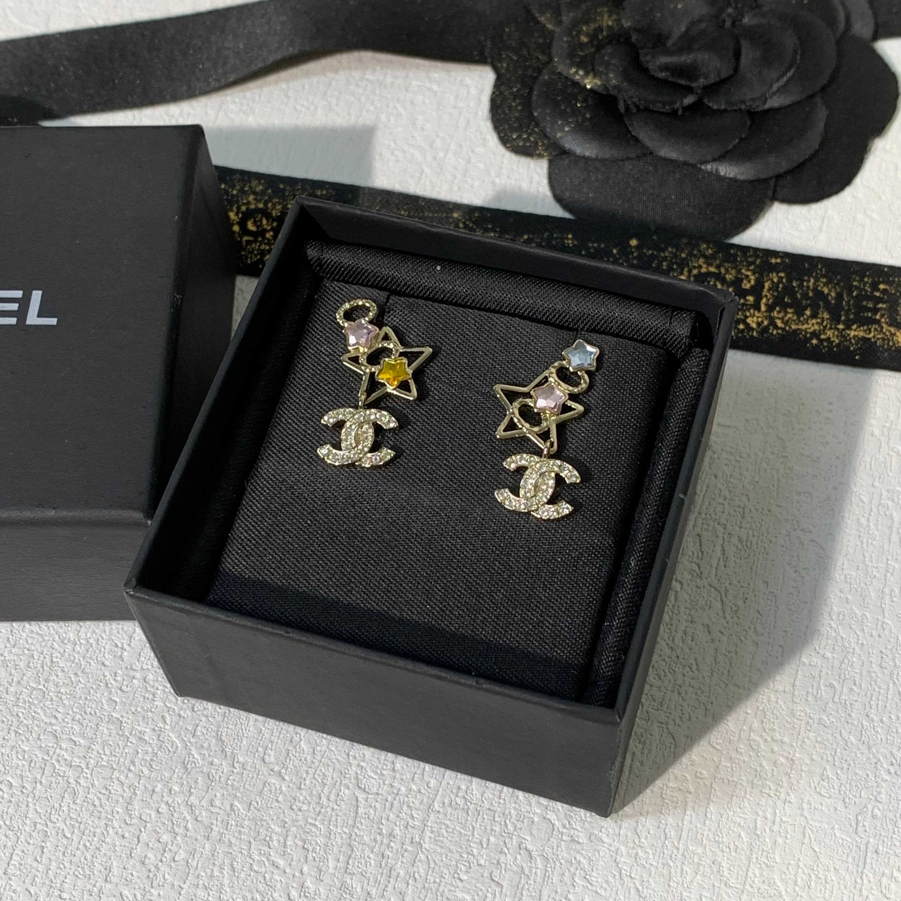 Chanel Asymmetric Color Gem Star Coco Drop Earrings - Best Replica Jewelry™